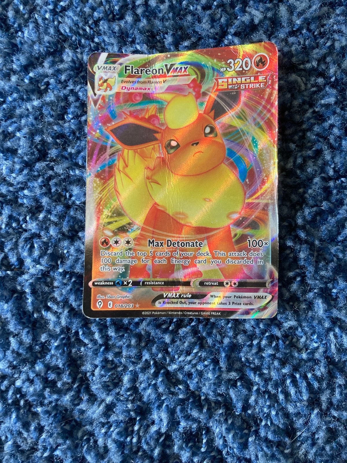 Pokémon Kaart Flareon VMAX 018/203 Single Strike, Ophalen of Verzenden, Zo goed als nieuw, Losse kaart, Foil