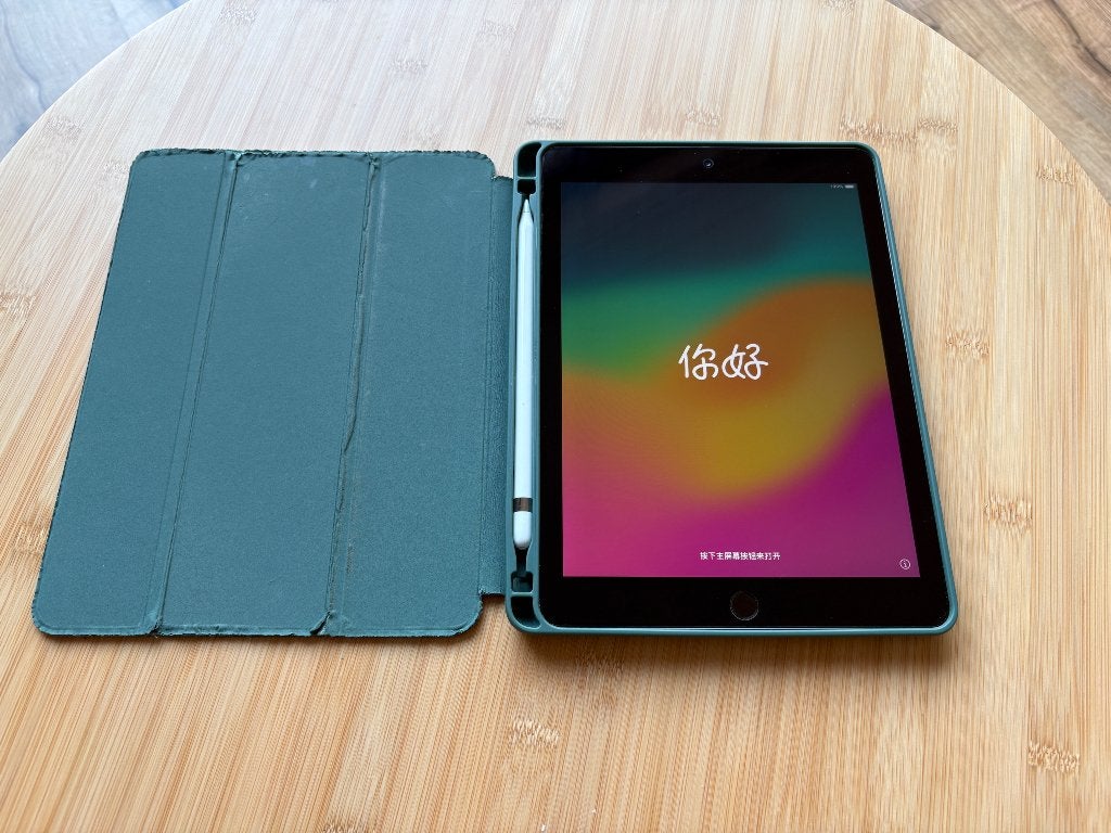 iPad 6e gen (2018) 128GB Wi-Fi Spacegrijs + Pencil & hoes
