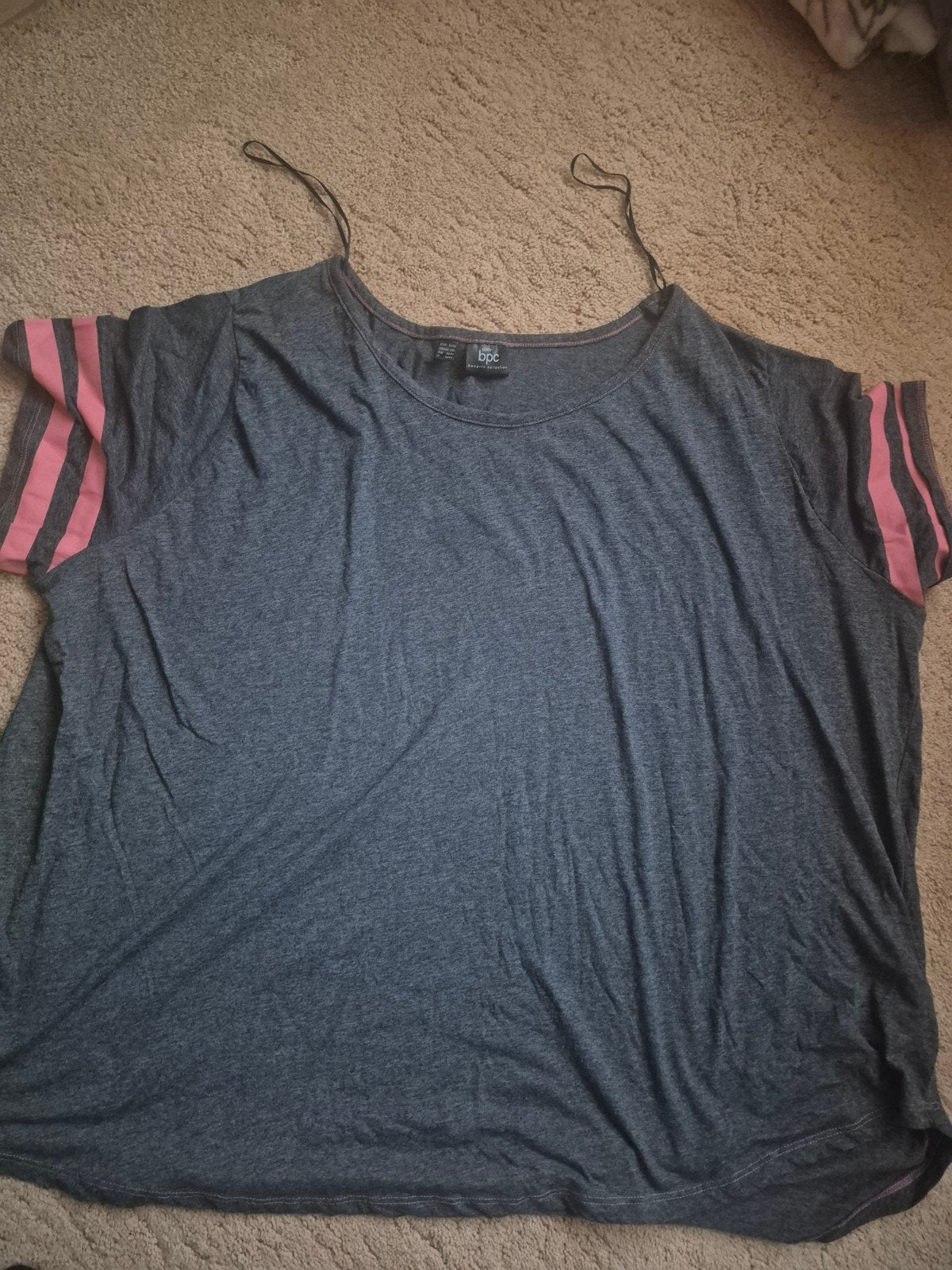 Grijs sportshirt met leuke mouw van BPC, maat 54, Kleding | Dames, Ophalen of Verzenden