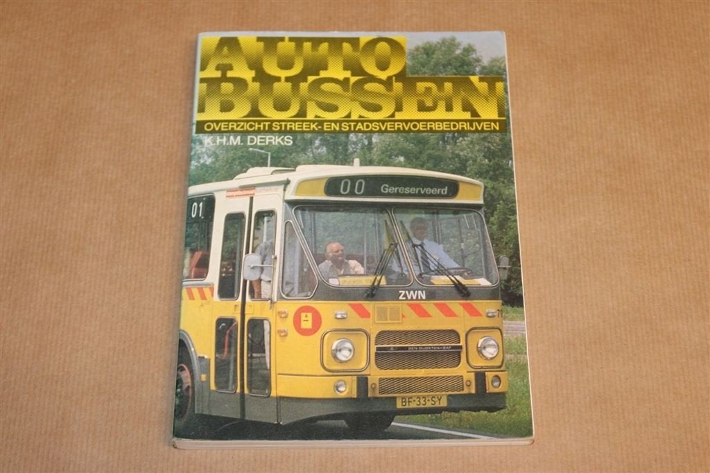 Autobussen — Nederlands Streek- & Stadsvervoer, Overzicht, Ophalen of Verzenden, Gelezen, Tractor en Landbouw