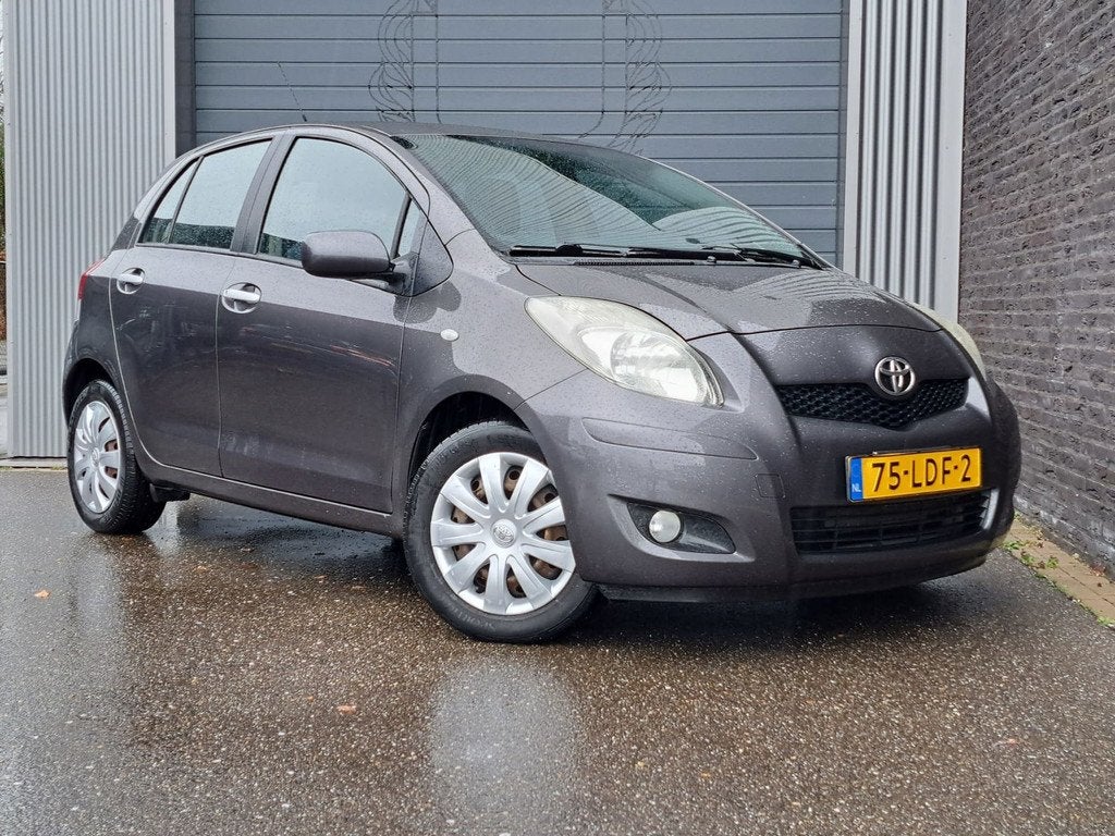 Toyota Yaris 1.3 VVTi Aspiration Ecc|Nap, Voorwielaandrijving, 1025 kg, 4 cilinders, Bedrijf