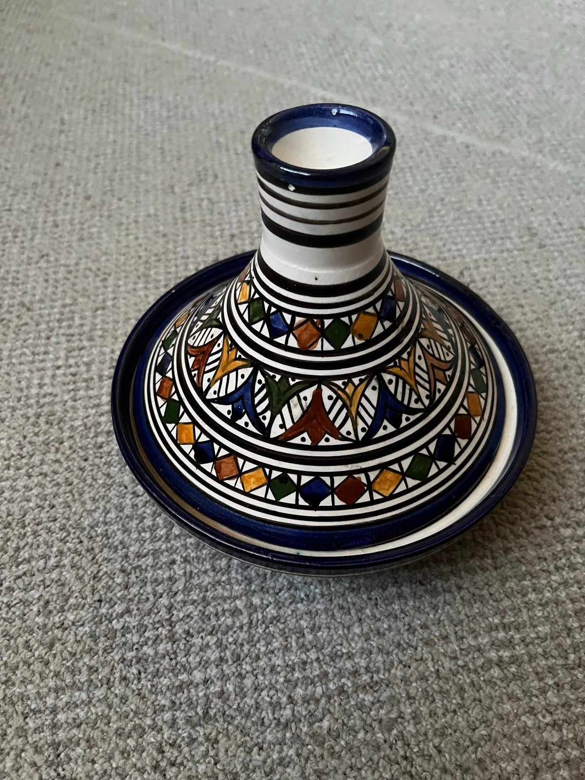 Mooie handgemaakte Tajine - Diameter 18 cm, Hoogte 17 cm, Aziatisch, Keramiek, Overige typen, Ophalen of Verzenden