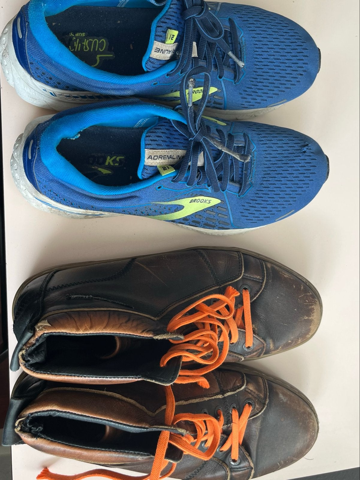 Brooks Adrenaline GTS 21 & Bruine leren schoenen, Kleding | Dames, Ophalen, Gedragen, Blauw, Sneakers of Gympen