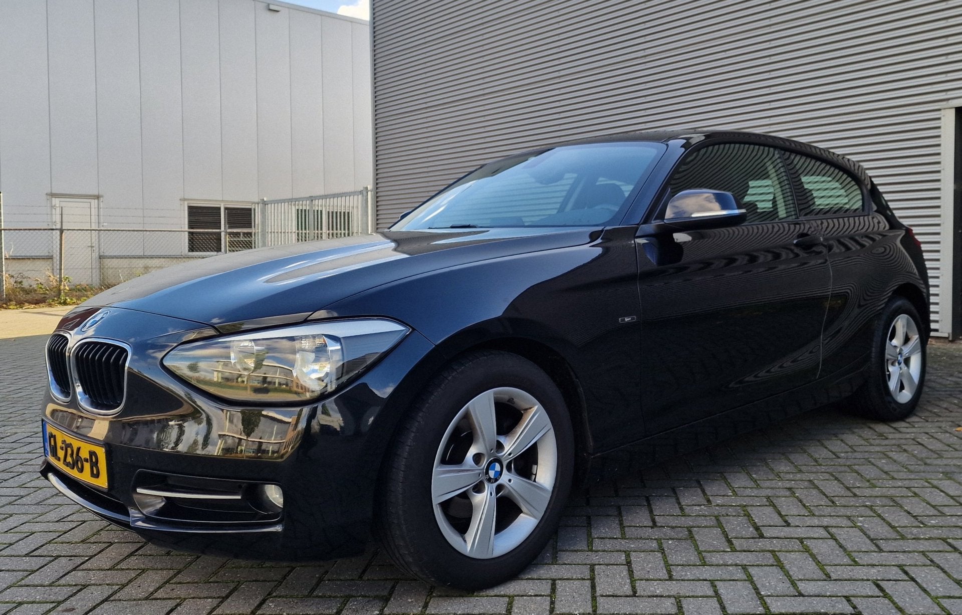 BMW 1-serie 116i Business NAVI PSENSOR CRUISE 2 X SLEUTELS, 1-Serie, Gebruikt, Euro 6, 4 cilinders