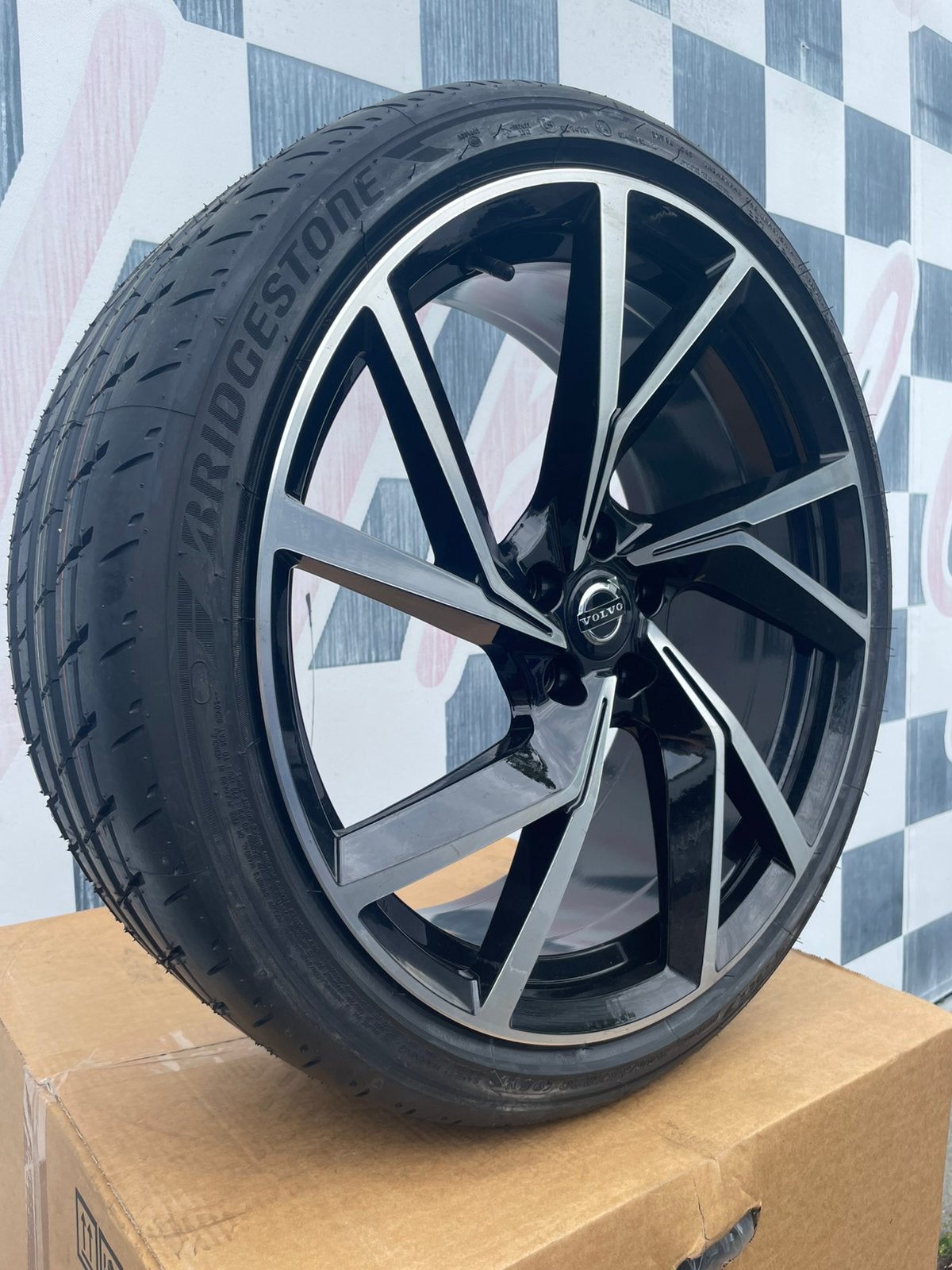 20 inch Volvo V60 velgen 5x108 + nieuwe Bridgestone, Auto-onderdelen, Banden en Velgen, 265 mm, Banden en Velgen, Nieuw, Zomerbanden