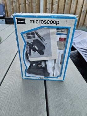 Mooi klein vintage metalen Microscoop leuk Hema model..., Ophalen of Verzenden, Zo goed als nieuw, Minder dan 80 mm, Lenzentelescoop (refractor)