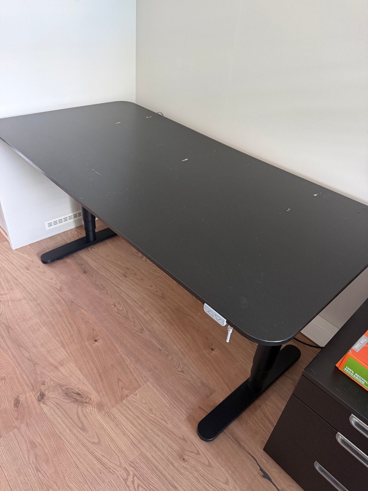 IKEA Bekant Zit-sta bureau - Zwart, Ophalen, Gebruikt, Spaanplaat of MDF, IKEA