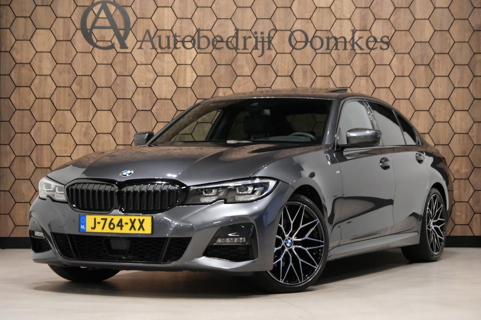 BMW 3-serie 320d xDrive*PANO*M-Pakket*Carplay*Sfeerverlichti, Automaat, Dealer onderhouden, Leder en Stof, Diesel