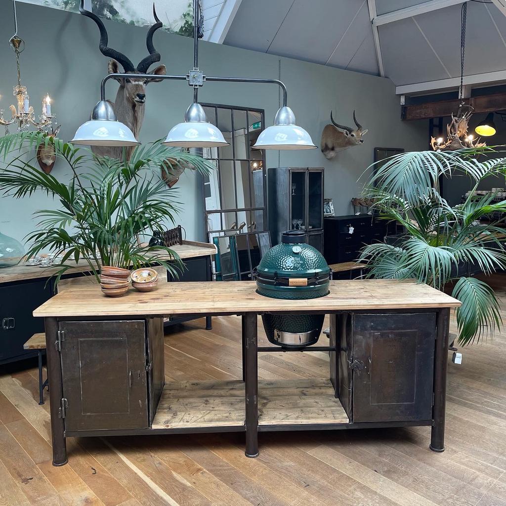 Vintage buitenkeuken, oude werkbank, keuken, industriële, Tuin en Terras, Ophalen, Zo goed als nieuw, Houtskool