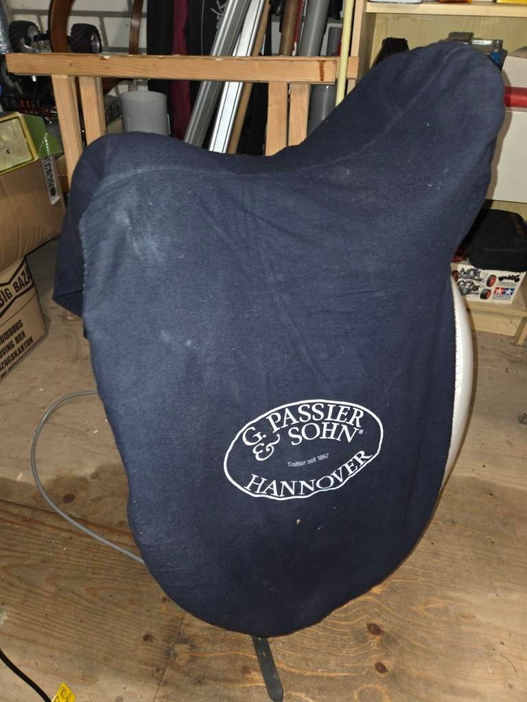 Dressuur zadel Stübben Avalon 17.5 inch, Dieren en Toebehoren, Ophalen, Gebruikt, Dressuur