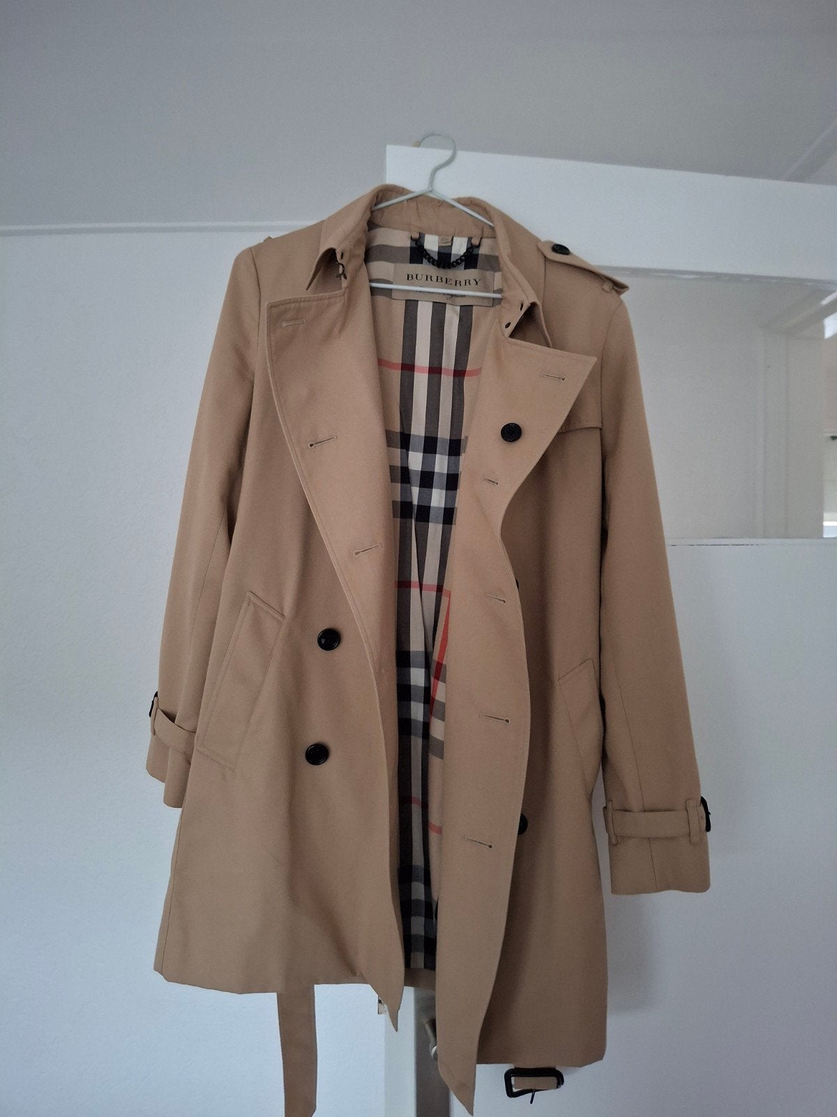 Originele dames Burberry Harbourne trenchcoat maat 40, Maat 38/40 (M), Beige, Ophalen of Verzenden, Zo goed als nieuw