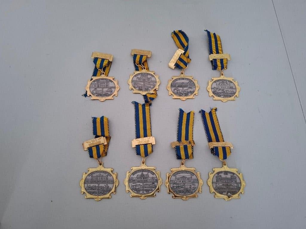 Medaille 8x ter ere van 150 jaar NS GRATIS VERZENDING!!, Ophalen of Verzenden, Zo goed als nieuw, Trein, Overige typen