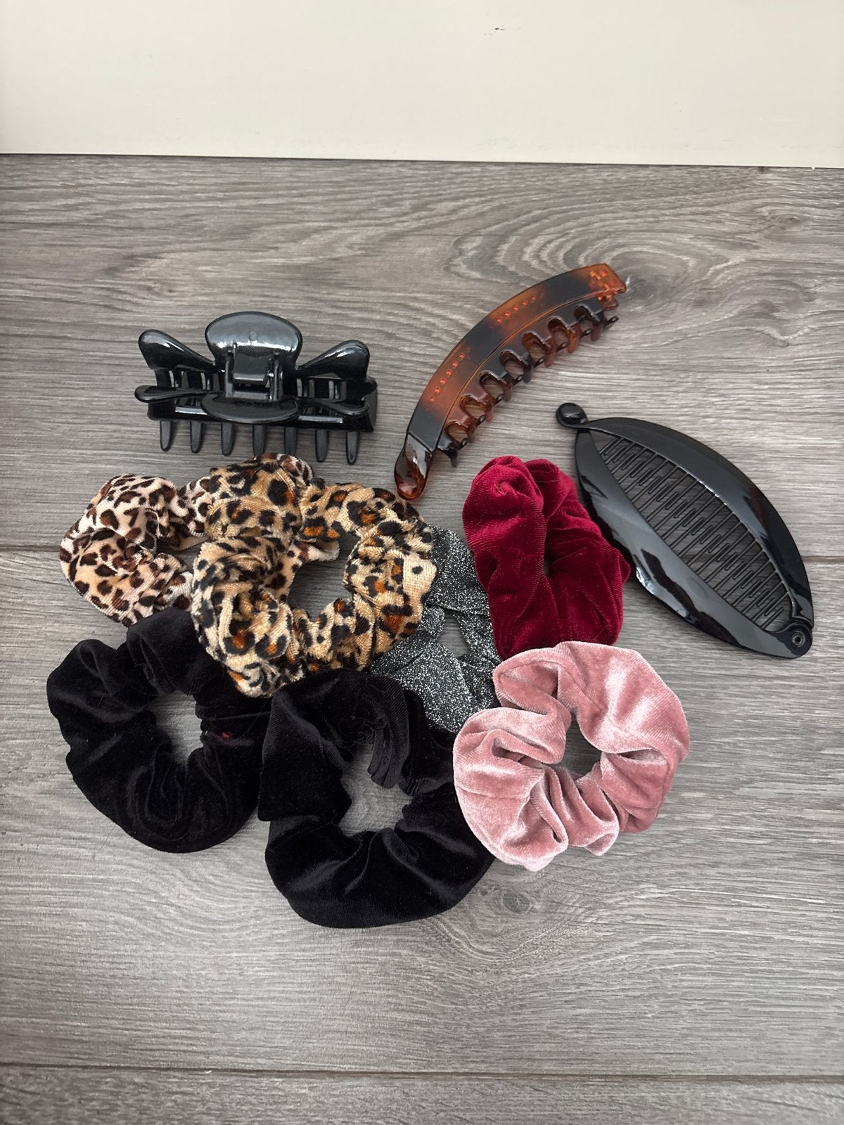 Haaraccessoires set: scrunchies, haarklemmen en bananenklem, Ophalen of Verzenden, Gebruikt, Haarspeld