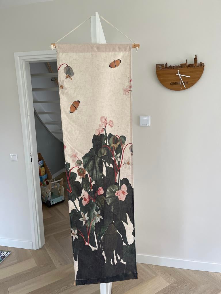 Botanisch wandkleed met vlinders en bloemen, Ophalen, Meerkleurig, Zo goed als nieuw, Met ophangsysteem