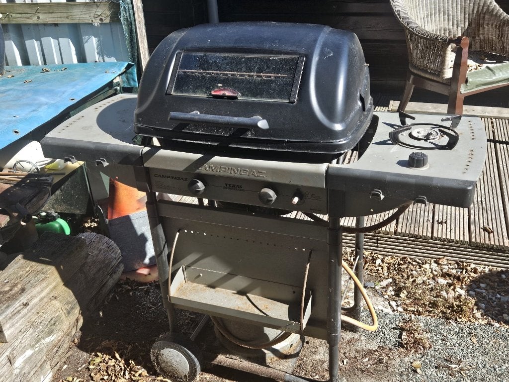 gasbarbeque op kolen, Ophalen, Gebruikt