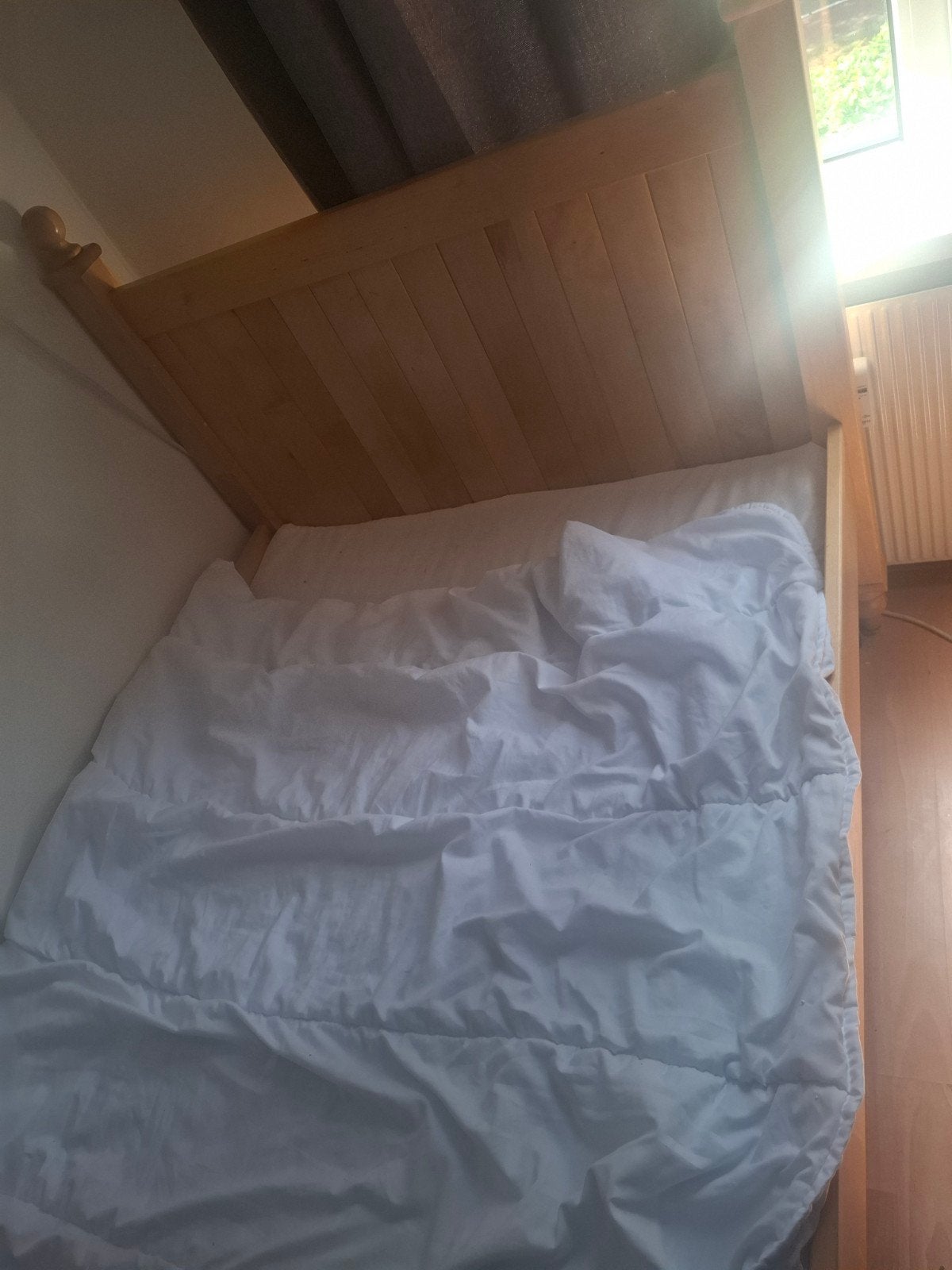 Eenpersoonsbed van hout met nachtkastje, Ophalen, Eenpersoons, Bruin, Klassiek