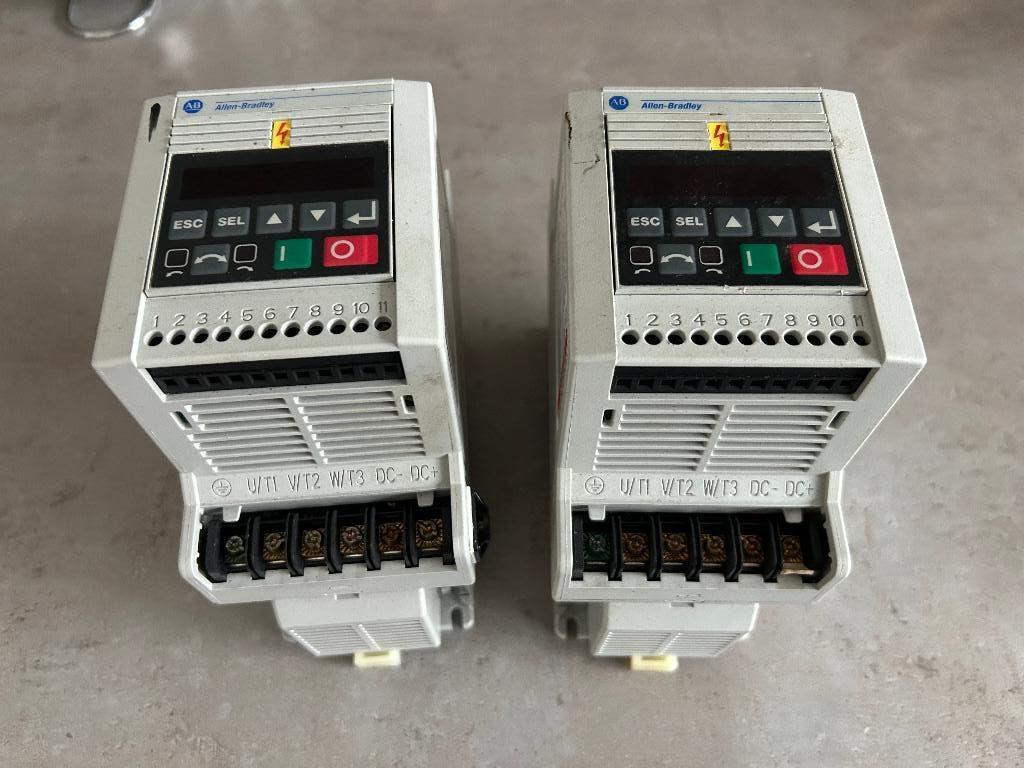 Te koop:ALLEN BRADLEY 160-BA04NSF1 /frequentieregelaar, Hobby en Vrije tijd, Elektronica-componenten, Ophalen of Verzenden, Gebruikt