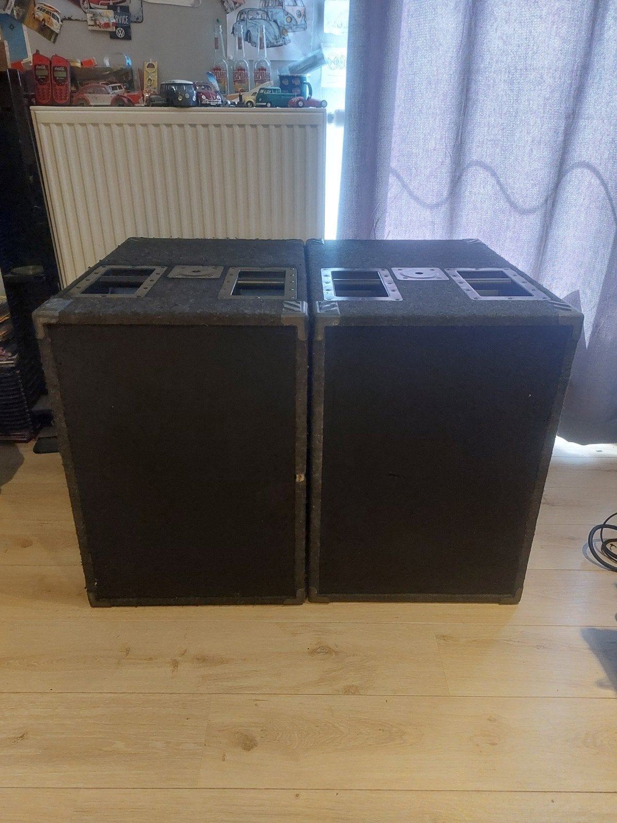 2 x eminence omega pro 18a baskasten, Subwoofer, Zo goed als nieuw, Ophalen, 150 watt of meer