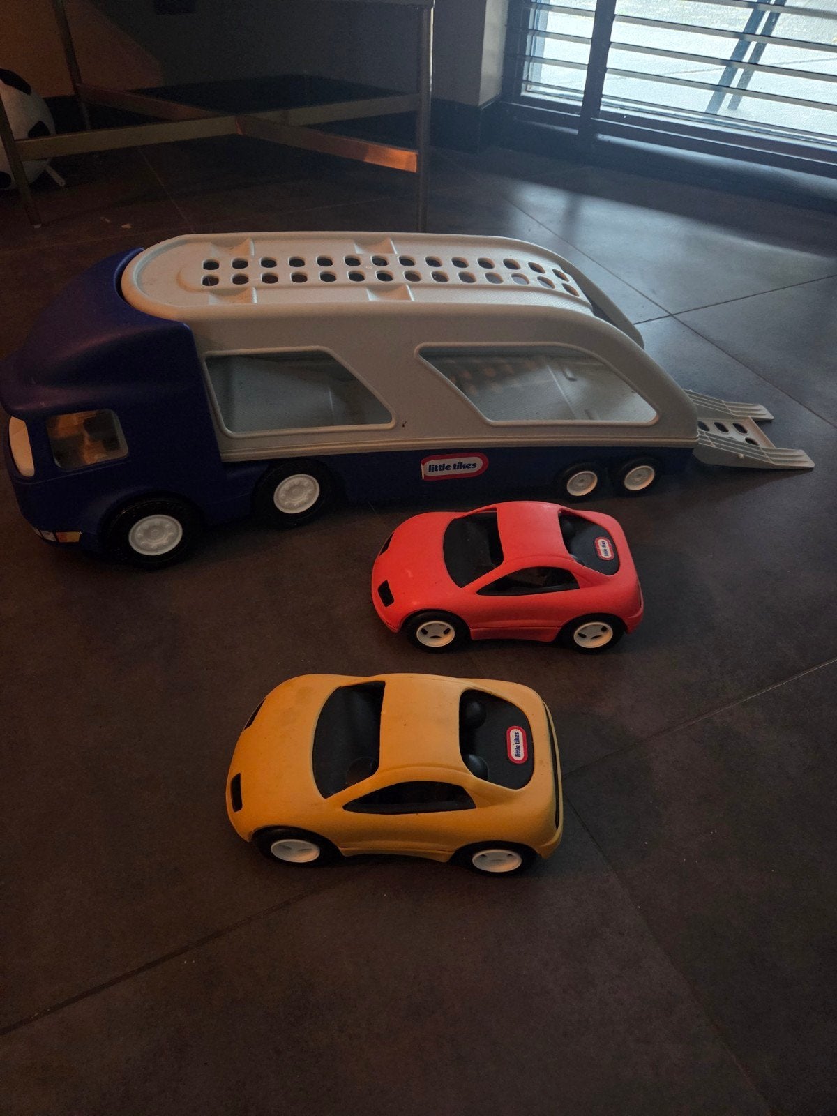 Little Tikes Vrachtwagen transporter, Ophalen, Zo goed als nieuw