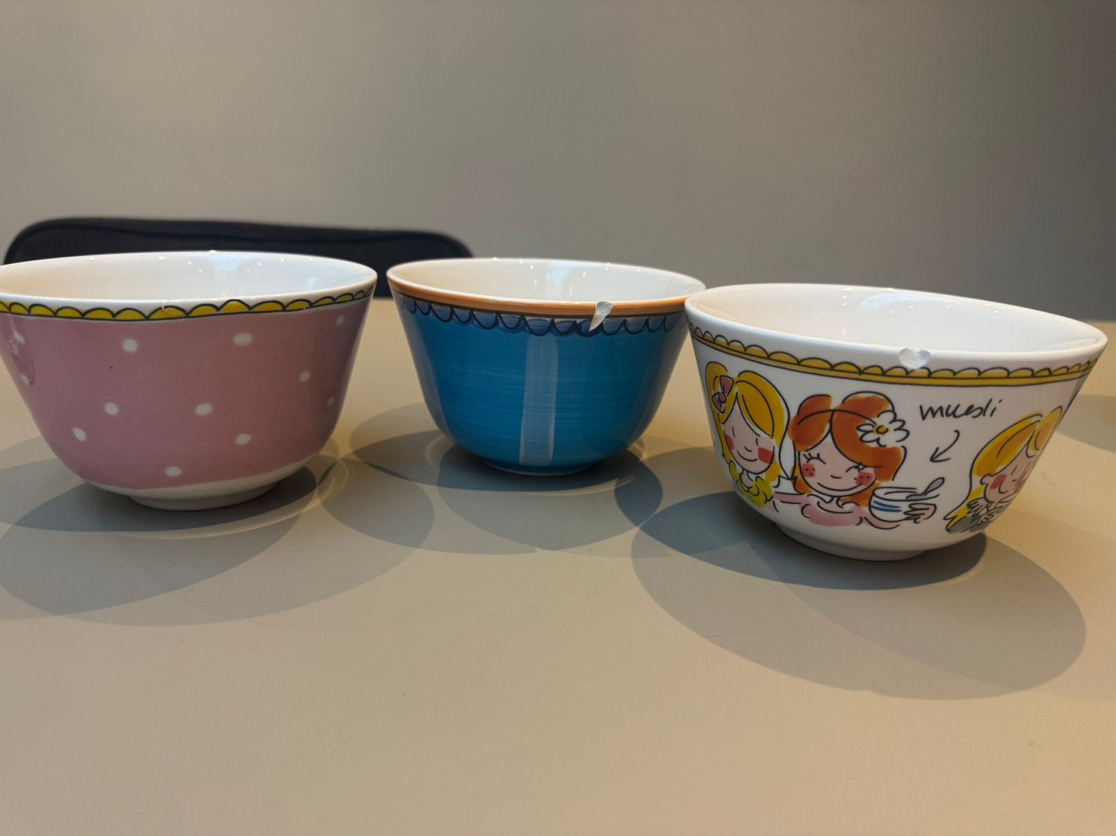Blond amsterdam bakjes, Huis en Inrichting, Keuken | Servies, Ophalen of Verzenden, Zo goed als nieuw, Aardewerk, Kom(men)