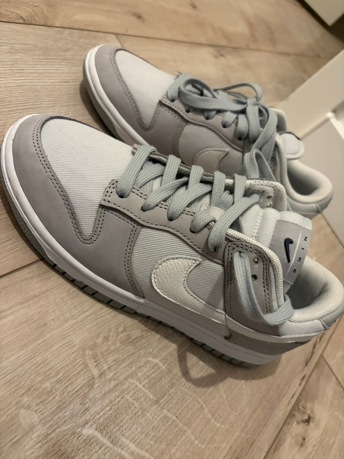 Nike sneakers, Kleding | Dames, Schoenen, Ophalen, Grijs, Sneakers of Gympen, Zo goed als nieuw