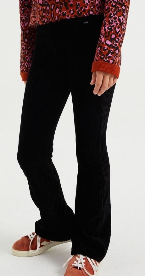 Mooie zwarte WE flared velvet rib stretch pant maat 158., Broek, Zo goed als nieuw, WE Fashion, Verzenden