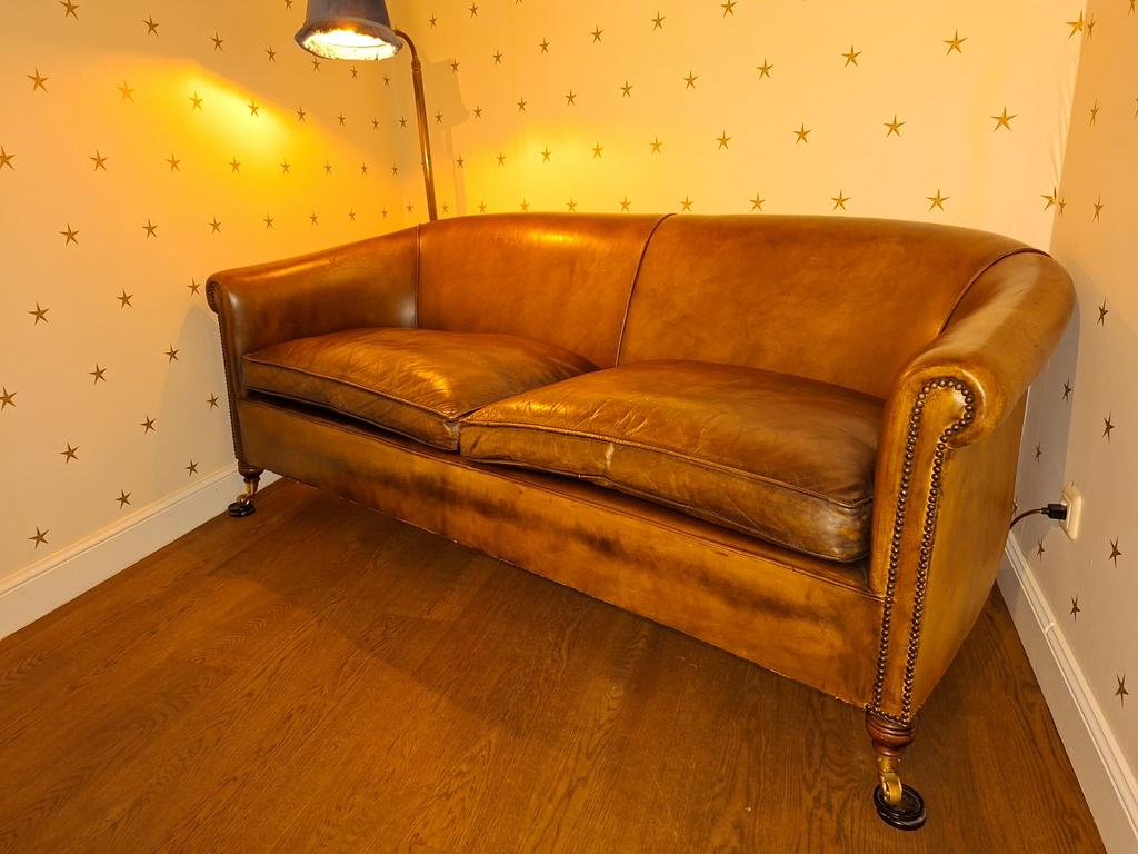 Chesterfield bank, Tweepersoons, Ophalen of Verzenden, Zo goed als nieuw, Leer