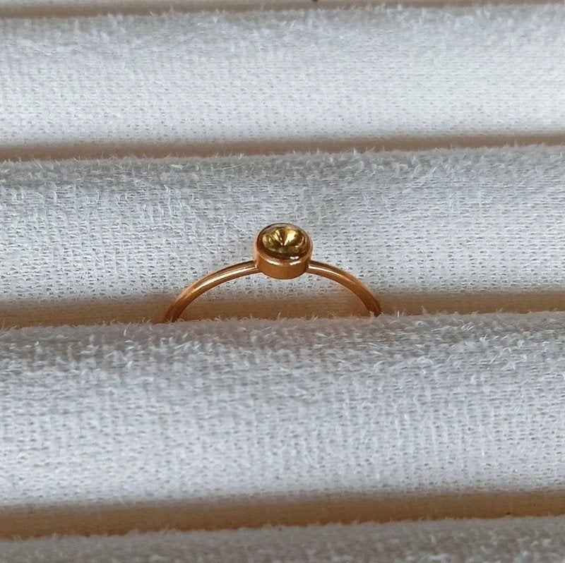 Peridoot facet edelsteen ring 3 mm - stainless steel, 18 tot 19, IJzer of Staal, Nieuw, Ophalen of Verzenden