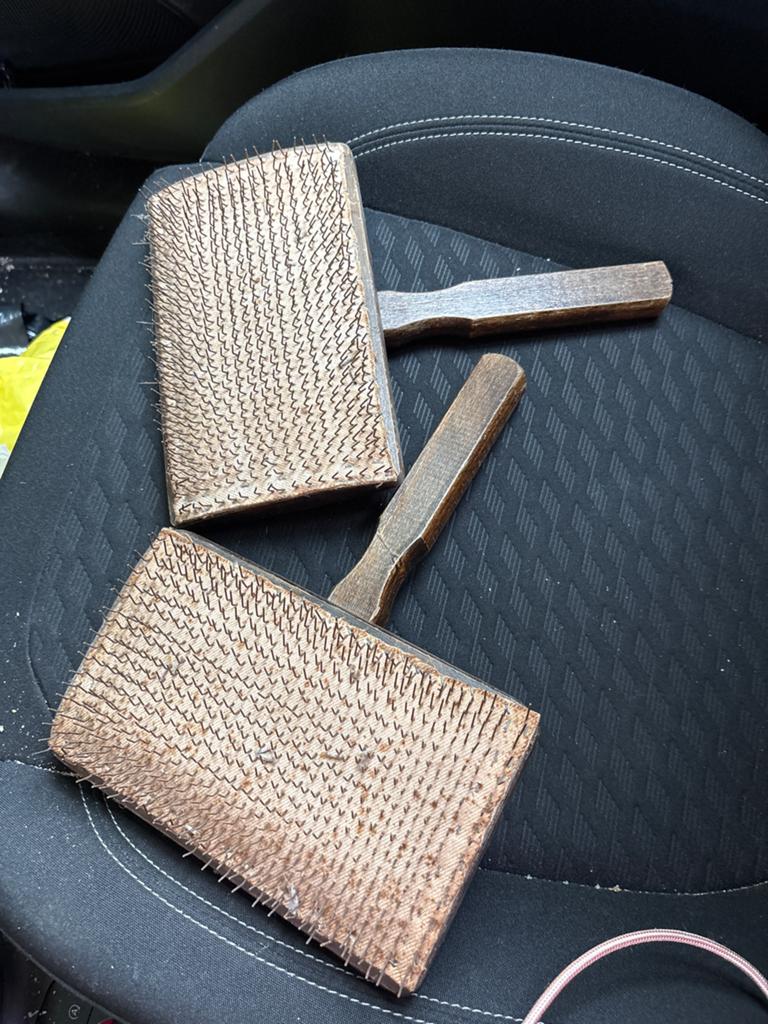 2 handkaarden voor wol of vezels, Ophalen of Verzenden, Gebruikt, Breien of Haken, Overige typen