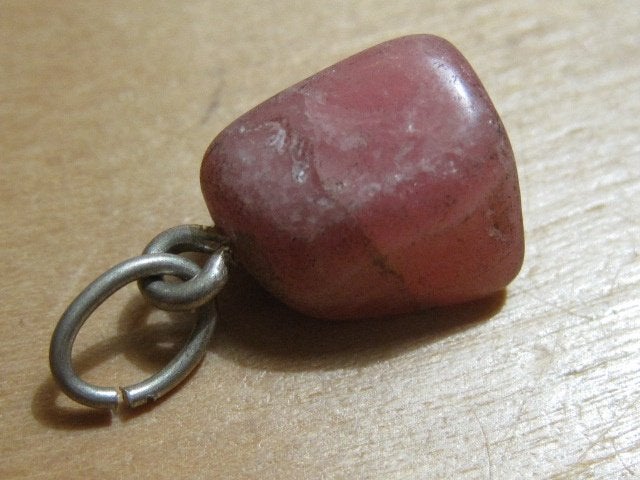 han. subtiele edelsteenhanger RHODOCHROSIET (4), Overige voorstellingen, Verzenden, Nieuw, Steen of Mineraal