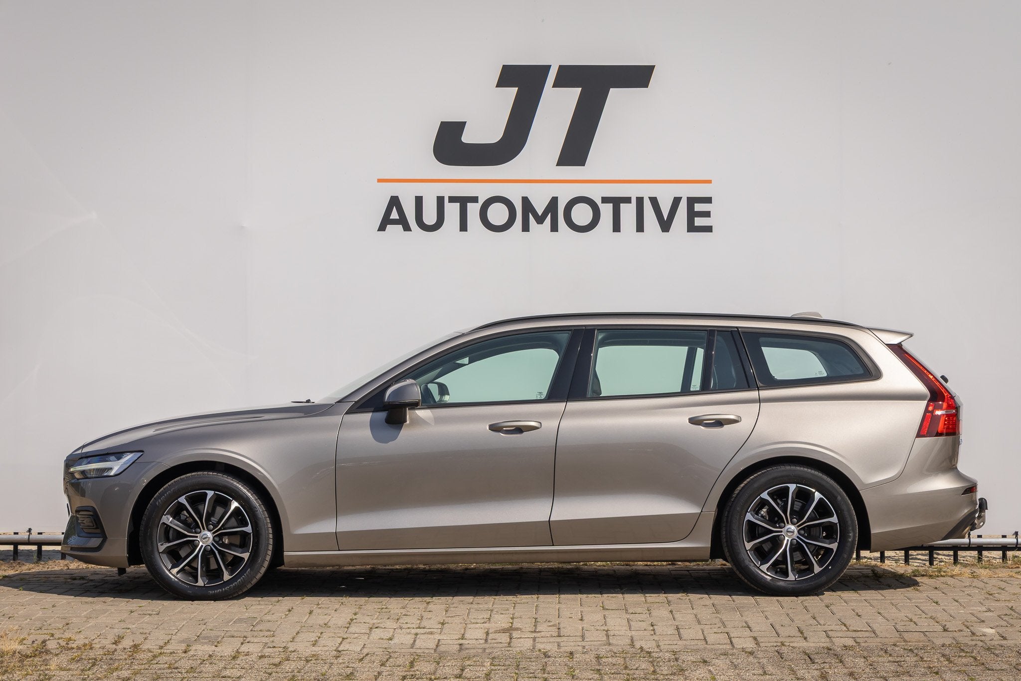 Volvo V60 2.0 B3 momentum advantage nlauto trekhaak | camera, Auto's, Volvo, Euro 6, 4 cilinders, 1969 cc, 163 pk