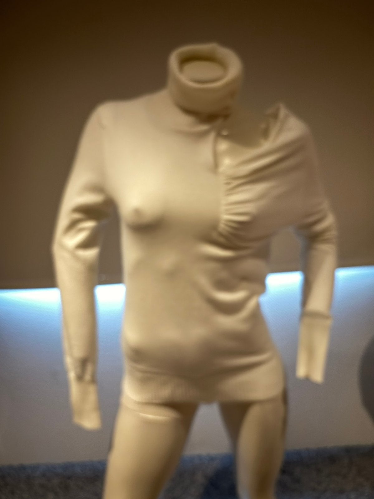 Chicas trui met 1 open schouder maat m, Kleding | Dames, Maat 38/40 (M), ., Beige, Ophalen of Verzenden