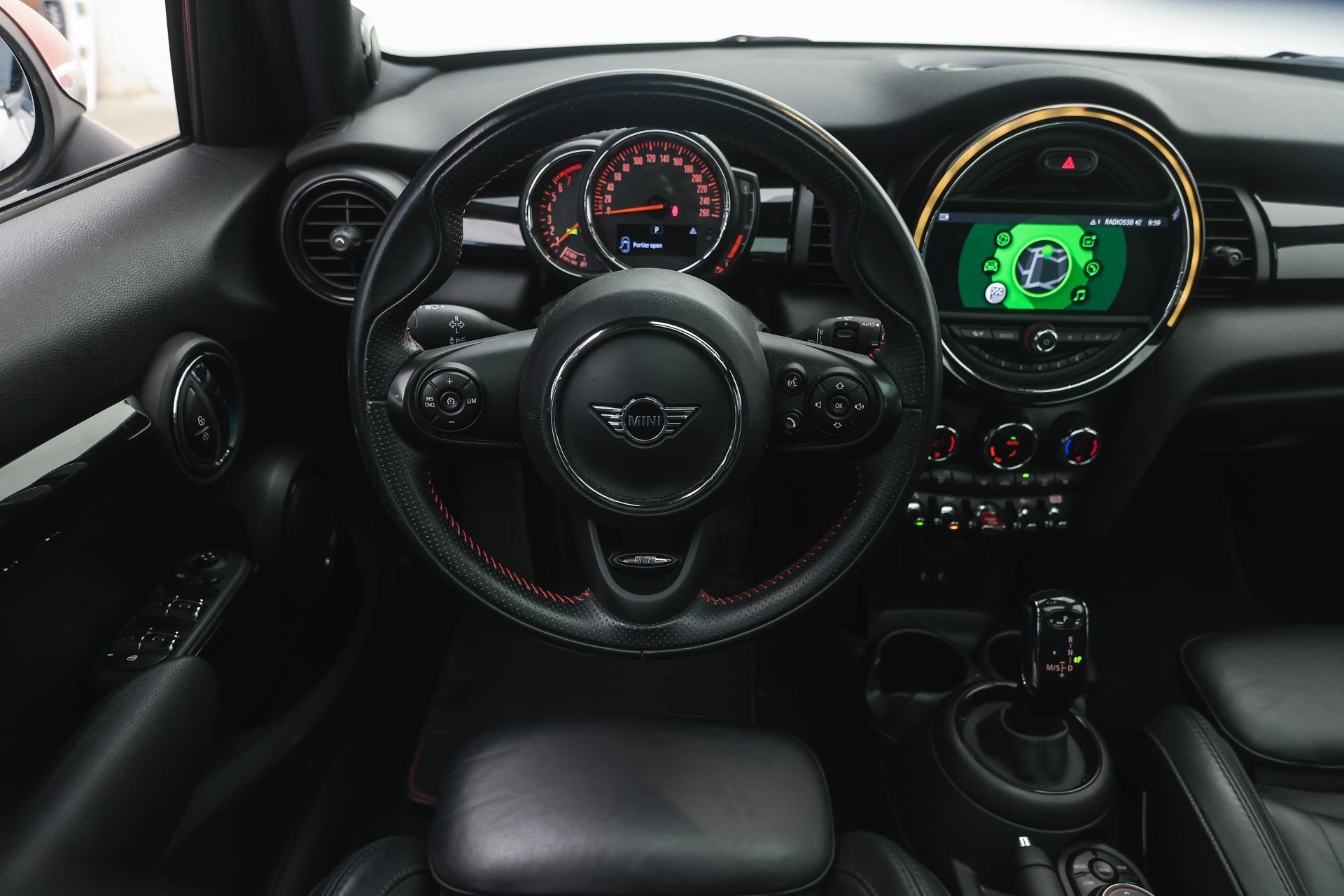 MINI Hatchback Cooper Chili Automaat / Panoramadak / Comfort, Auto's, Mini, Dealer onderhouden, Gebruikt, Met garantie (alle)