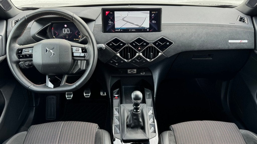 DS 3 Crossback 1.2 PureTech Business Performance line Camera, Auto's, DS, 101 pk, Euro 6, 1199 cc, Automatische klimaatregeling