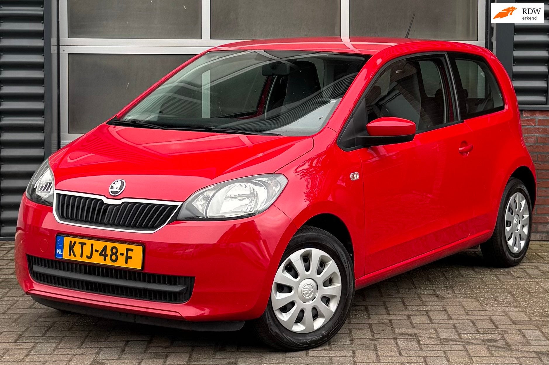 Skoda CITIGO 1.0 Elegance apple carplay airco weinig kilomet, Auto's, Voorwielaandrijving, Euro 5, Gebruikt, 60 pk