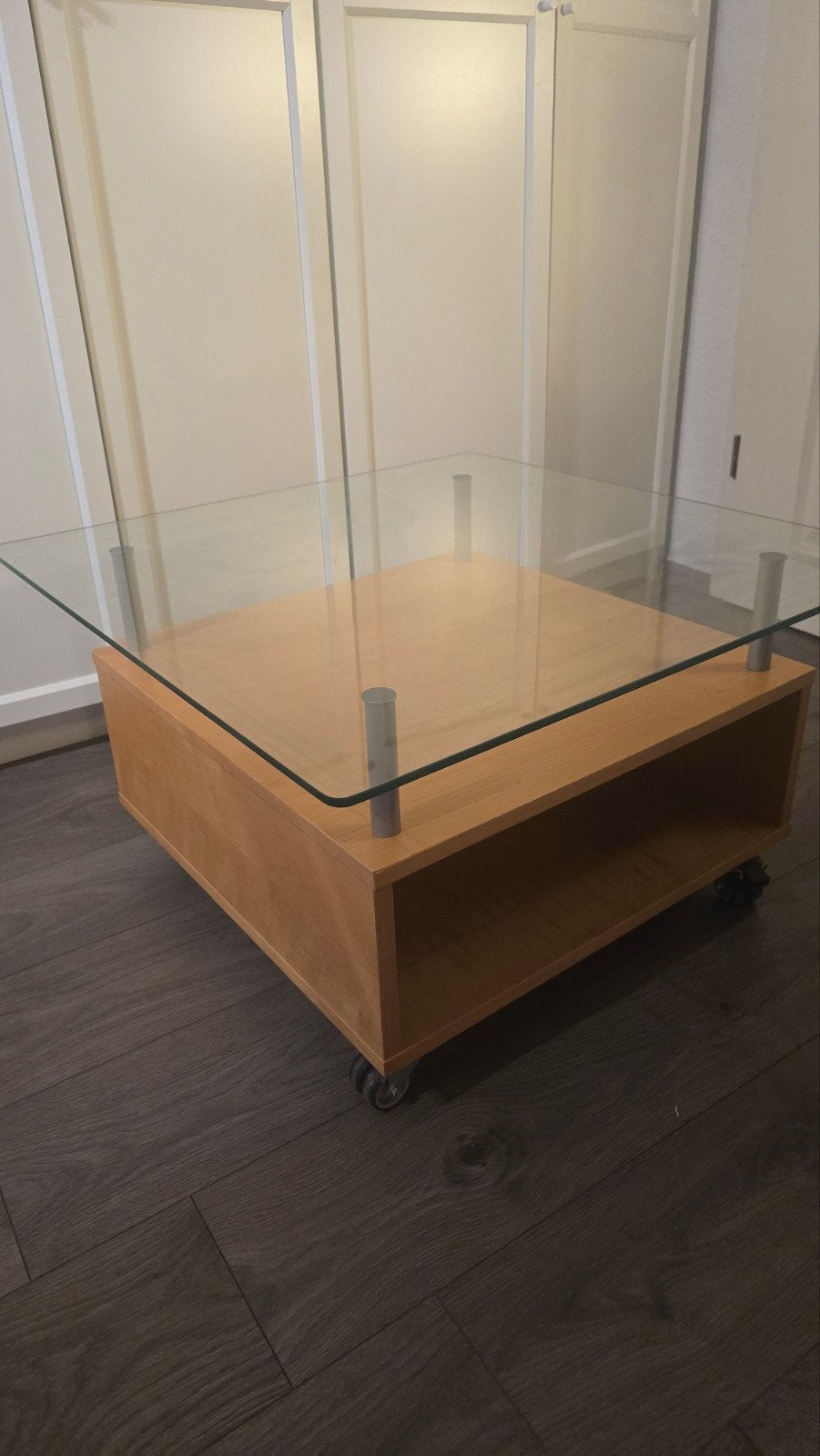 Salontafel met glazen bovenplaat, Ophalen