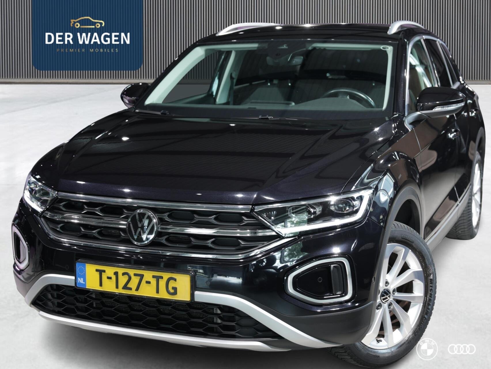 Volkswagen T-Roc 1.5 TSI BUSINESS / MASSAGE / ACC / CAMERA /, Auto's, Volkswagen, 1258 kg, 4 cilinders, Leder en Stof, Zwart
