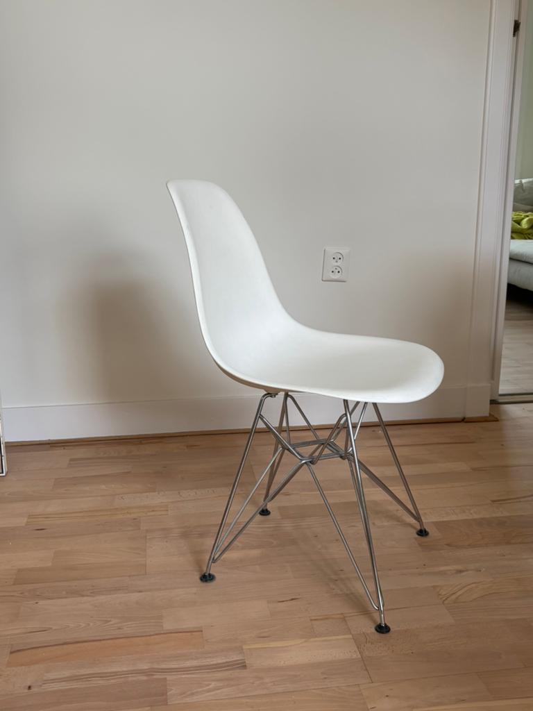 VITRA EAMES stoelen 4x, Huis en Inrichting, Stoelen, Ophalen, Gebruikt, Wit, Vier