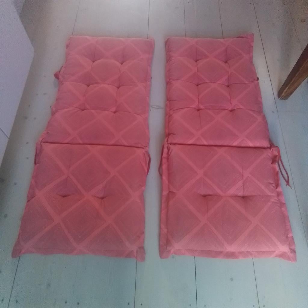 2 tuinstoel kussens  (  70x  45 x 45), Ophalen