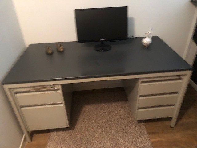 metalen bureau, Ophalen, Gebruikt, 150 cm, Met lades