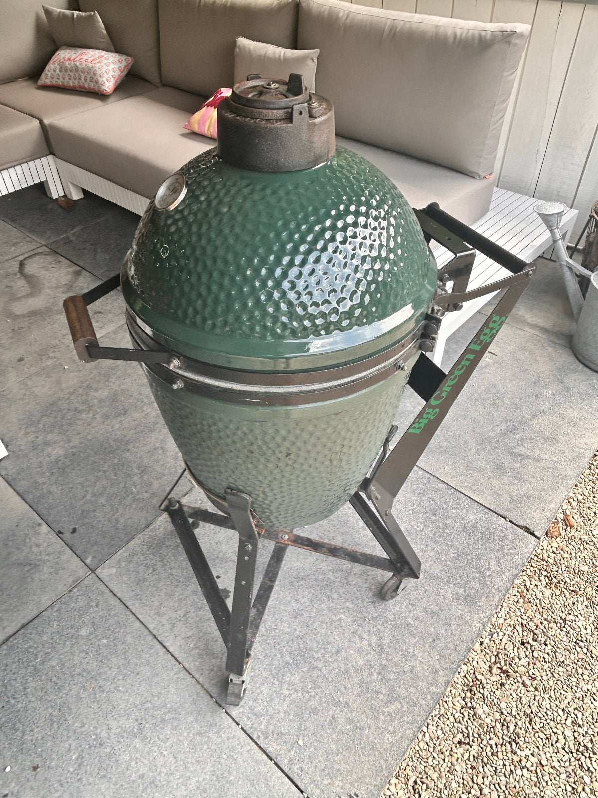 Big Green Egg Medium met onderstel en handler - Gebruikt, Tuin en Terras, Houtskoolbarbecues, Ophalen, Gebruikt