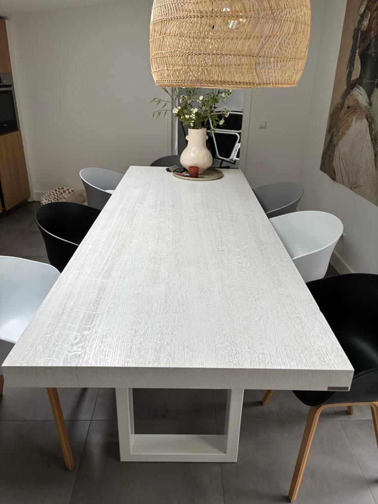 Moderne witte eettafel - Ruim en stijlvol, 100 tot 150 cm, 200 cm of meer, Ophalen of Verzenden, Zo goed als nieuw