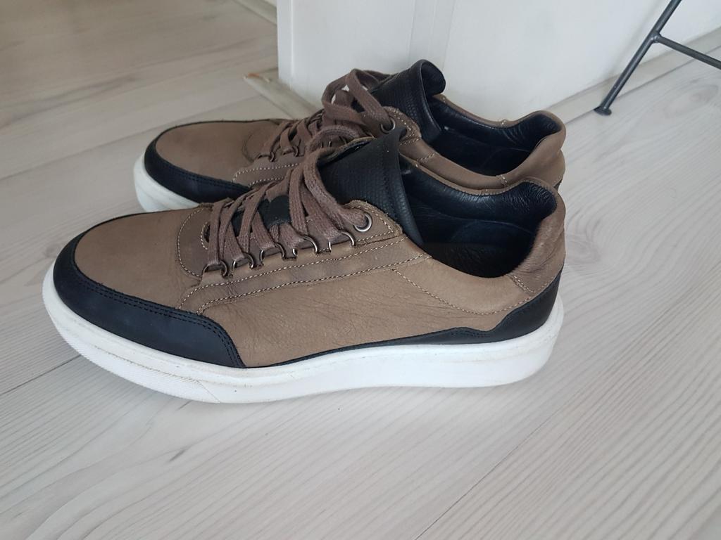 Sacha heren suède sneakers in maat 42, Ophalen of Verzenden, Zo goed als nieuw