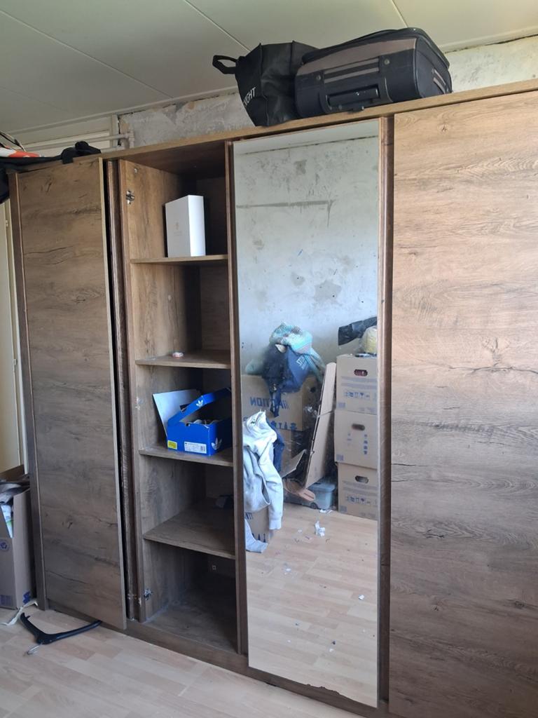 Gratis op te halen - Kledingkast vierdeurs, Ophalen, Gebruikt, 50 tot 75 cm, 200 cm of meer