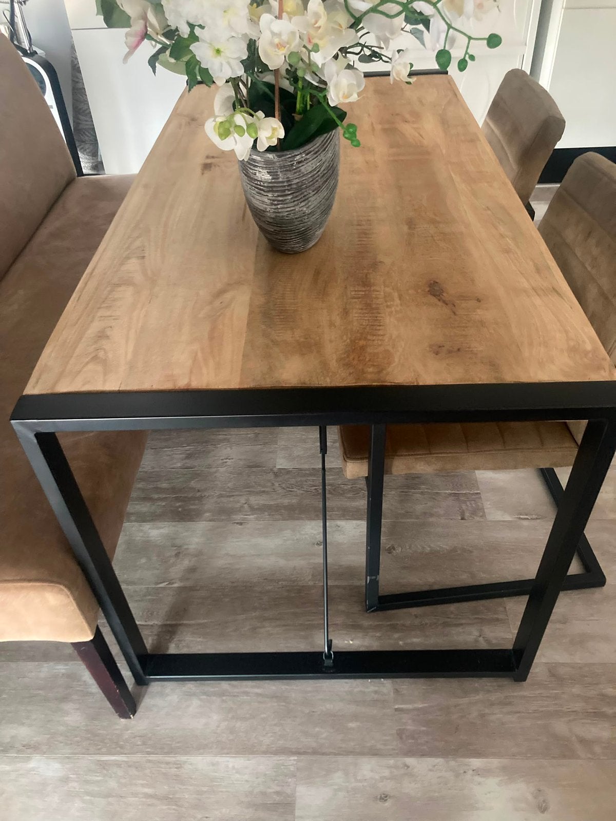 Eettafel Huus, Ophalen, 50 tot 100 cm, Zo goed als nieuw, 150 tot 200 cm