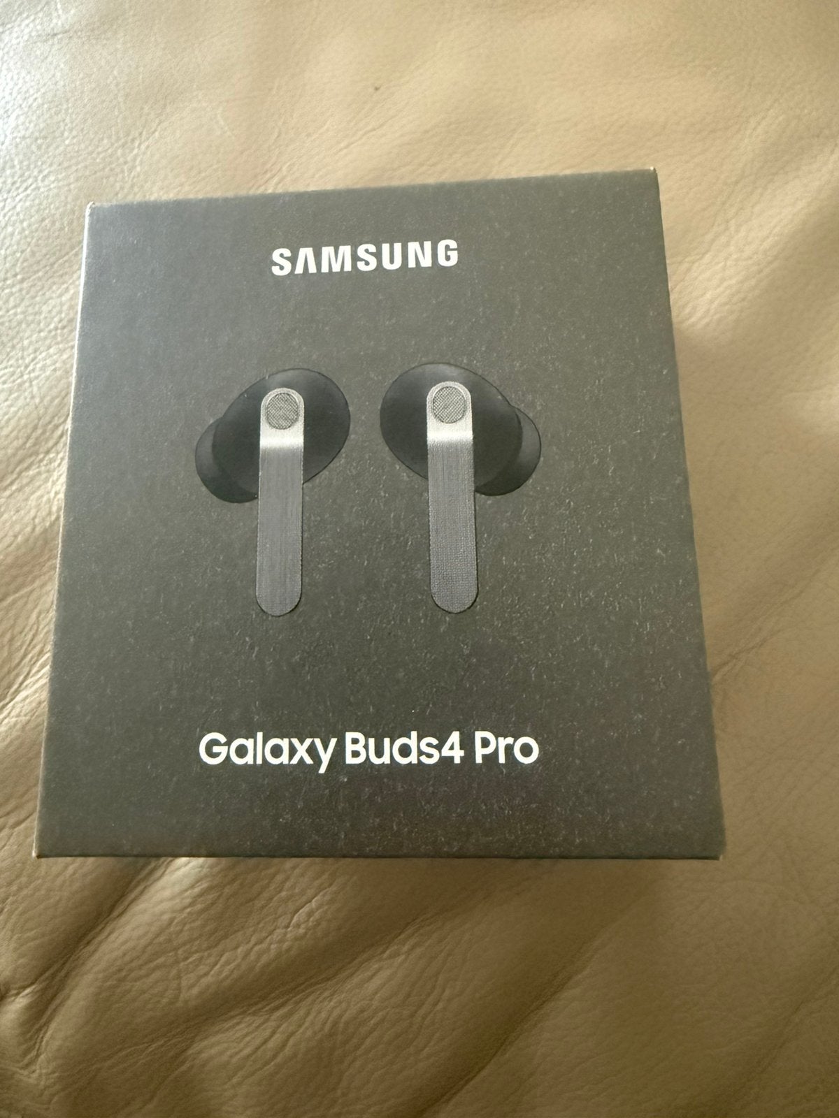 Samsung - Galaxy Buds4 Pro - Black Dicht Doos