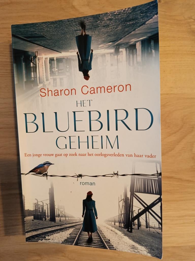 Het Bluebird geheim van Sharon Cameron, Ophalen of Verzenden, Zo goed als nieuw
