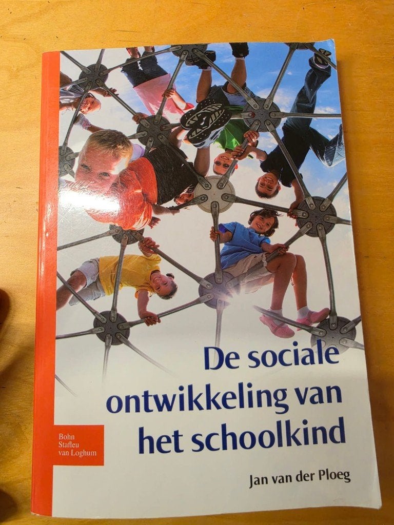 De sociale ontwikkeling van het schoolkind - Van der Ploeg, Ophalen of Verzenden, Gelezen, Sociale psychologie