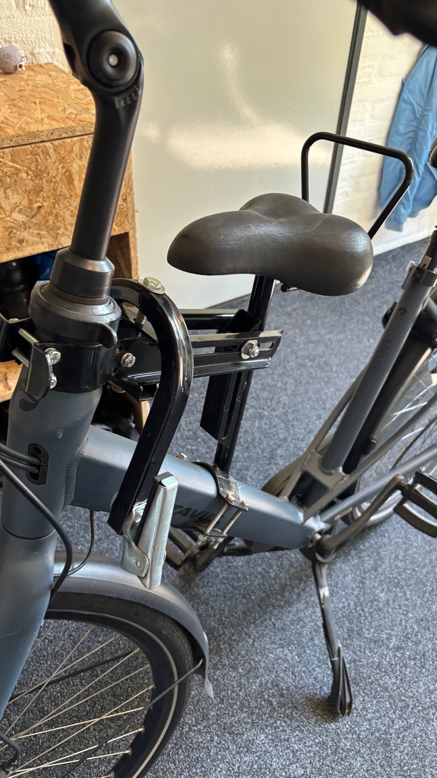 Zadel Op Stang Model 4 Voor Damesfiets Enkele Oversized Stan, Ophalen, Gebruikt, 0 t/m 13 kg, Voorzitje