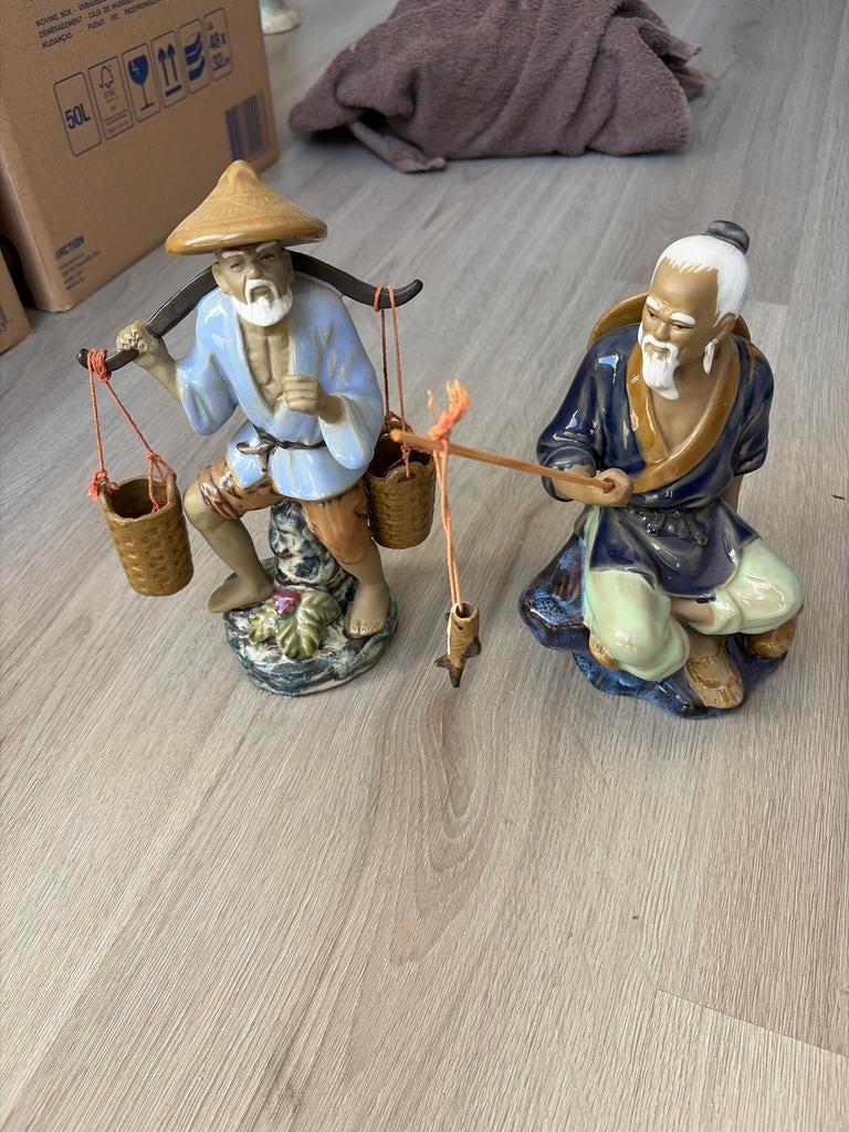 Set van 2 Shiwan Chinese Mudman Beeldjes - Visser & Drager, Antiek en Kunst, Ophalen, Groep mensen, Minder dan 20 cm, Handgemaakt